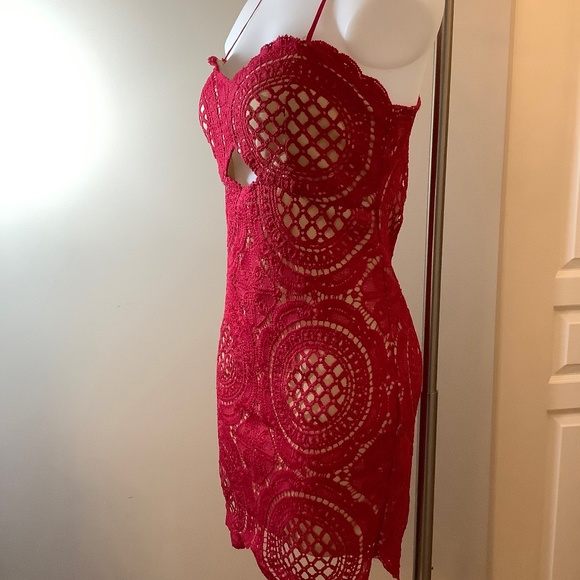 NWOT Luxxell Sexy Crochet Cocktail Dress SMALL 4/6 - Picture 3 of 6